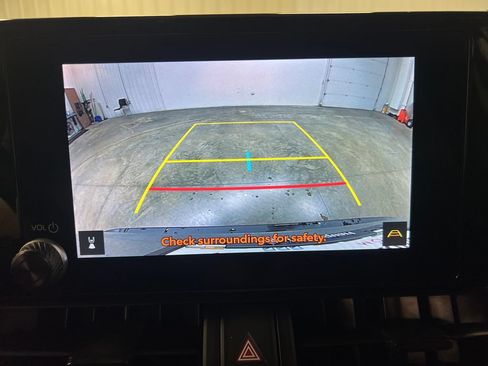 Used 2025 Toyota RAV4 XLE AWD/4WD image 23