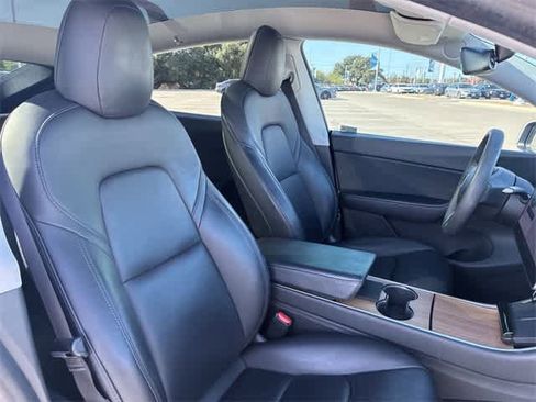 Used 2021 Tesla Model Y Long Range image 23