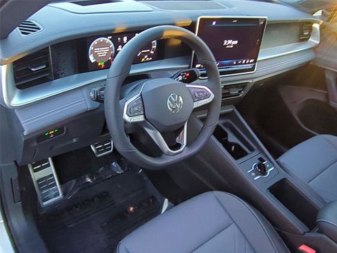 New 2026 Volkswagen Tiguan SE R-Line AWD/4WD image 9
