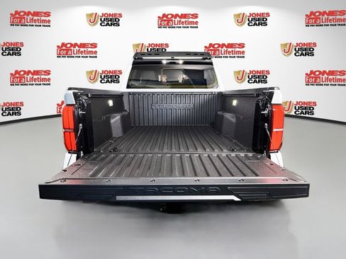 Used 2024 Toyota Tacoma SR5 AWD/4WD image 27