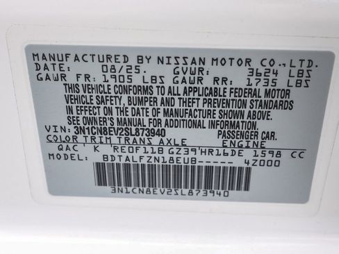 Used 2025 Nissan Versa SV w/ Trunk Package image 32