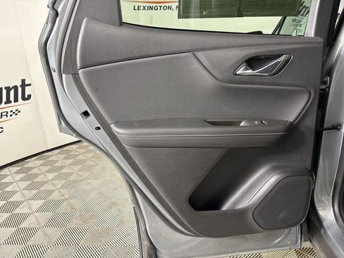 Used 2025 Chevrolet Blazer LT FWD image 19