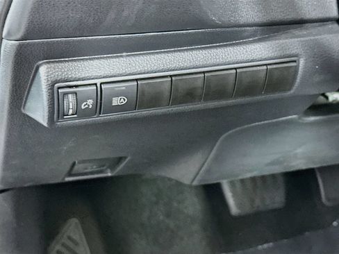 Used 2024 Toyota Corolla LE FWD image 11
