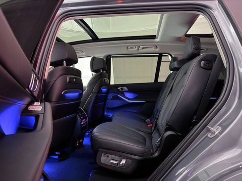 Used 2025 BMW X7 xDrive40i image 23