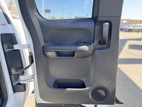 Used 2011 GMC Sierra 1500 SLE AWD/4WD image 29