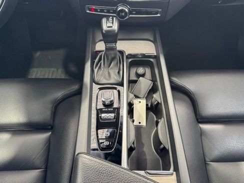 Used 2018 Volvo XC60 T6 Inscription w/ Convenience Package image 21