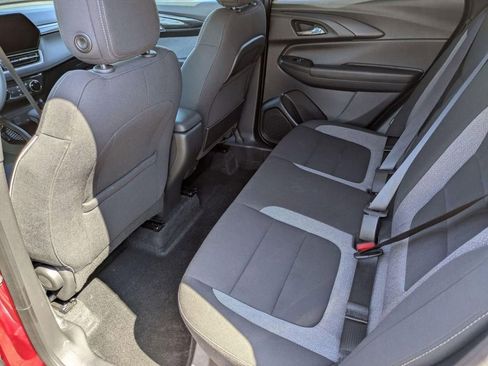 Used 2025 Chevrolet TrailBlazer LT FWD image 23
