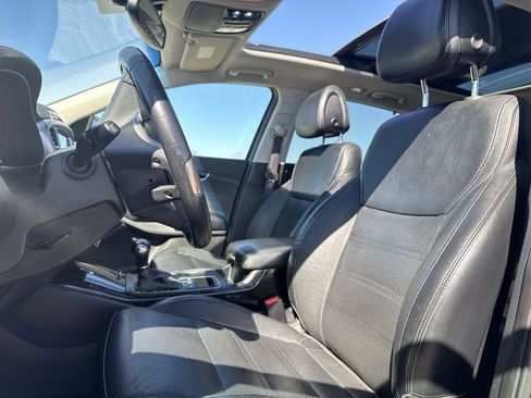 Used 2016 Kia Sorento SX image 13