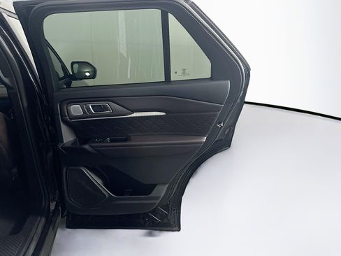 Used 2025 Ford Explorer Platinum w/ LUX Leather Package image 34