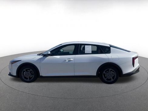 Used 2025 Kia K4 LXS image 9