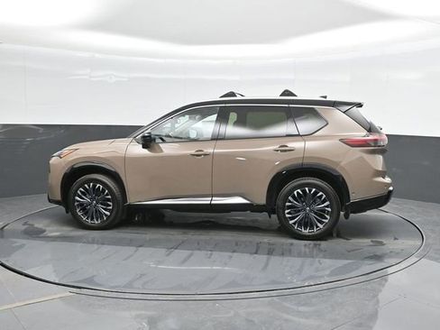 Used 2025 Nissan Rogue Platinum w/ Platinum Premium Package image 9