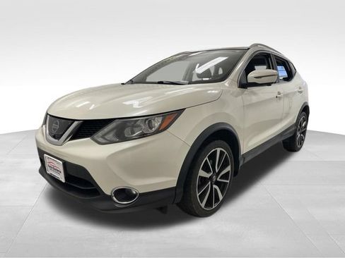 Used 2017 Nissan Rogue Sport SL w/ SL Premium Package AWD/4WD image 3