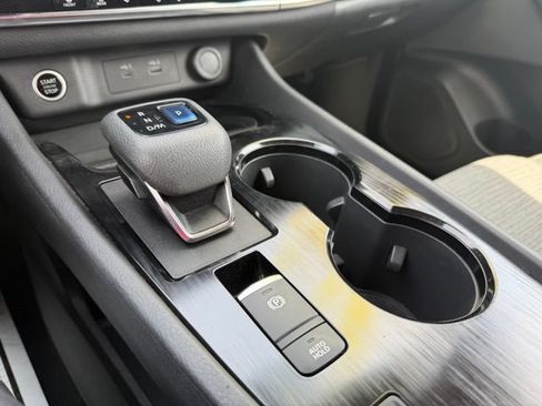 Certified 2022 Nissan Rogue SV FWD image 24
