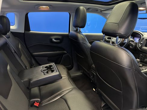 Used 2018 Jeep Compass Latitude w/ Popular Equipment Group AWD/4WD image 27