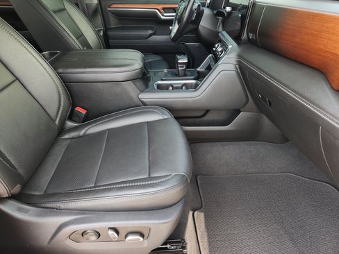 Used 2023 GMC Sierra 1500 Denali w/ Denali Reserve Package AWD/4WD image 17