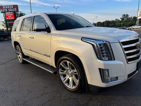Used 2015 Cadillac Escalade Premium AWD/4WD image 12