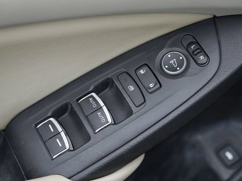 Used 2018 Honda Accord EX image 19