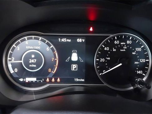 Used 2025 Nissan Versa SV w/ Trunk Package image 22