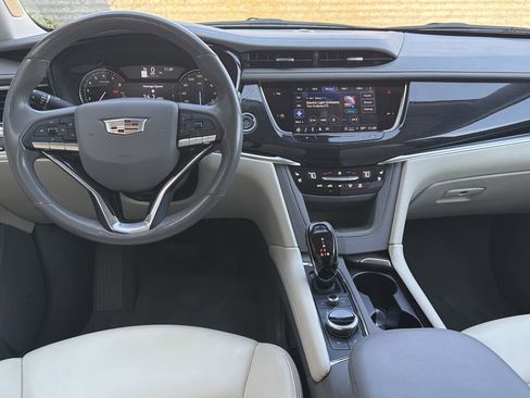 Certified 2024 Cadillac XT6 Premium Luxury image 24