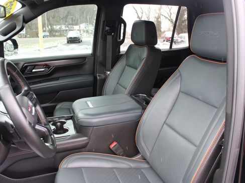 Used 2025 GMC Yukon AT4 w/ LPO, Floor Liner Package image 16