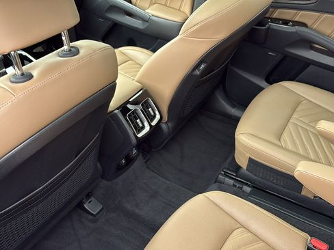 Used 2024 Kia Sorento SX Prestige w/ Olive Brown Leather Package image 31