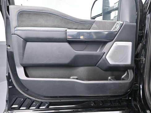 Used 2025 Ford F250 Platinum image 19