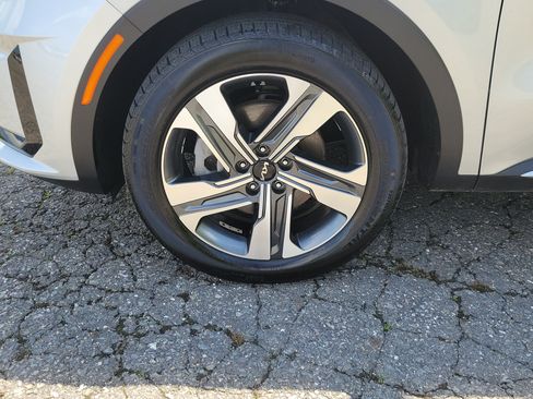 Used 2023 Kia Sorento SX Prestige w/ Panoramic Sunroof Package AWD/4WD image 12