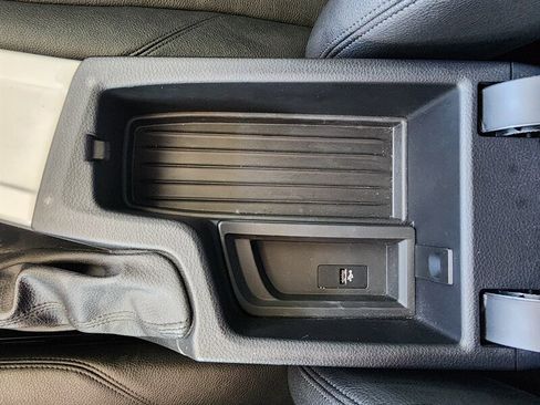 Used 2018 BMW 320i Sedan w/ Convenience Package image 50