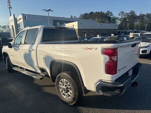 Used 2025 Chevrolet Silverado 2500 LT w/ Convenience Package AWD/4WD image 10