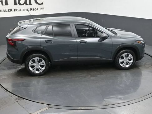 New 2026 Chevrolet Trax LS FWD image 17