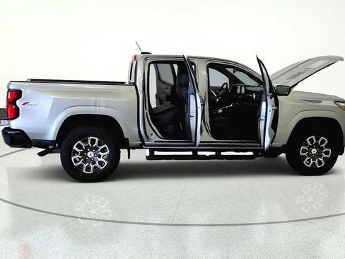 Used 2026 Chevrolet Colorado Z71 w/ Technology Package AWD/4WD image 12
