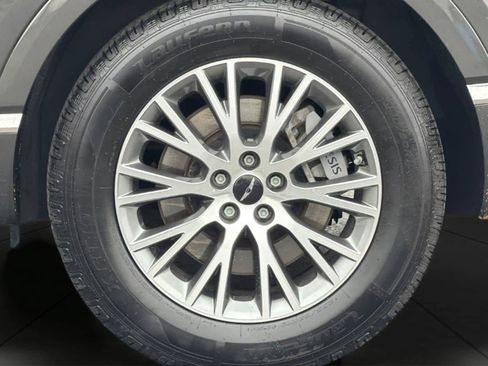 Used 2025 Genesis GV80 2.5T Standard AWD/4WD image 11