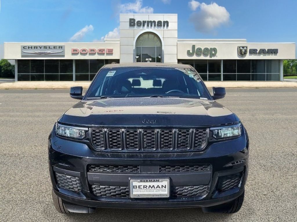 Certified 2025 Jeep Grand Cherokee L Laredo AWD/4WD image 8