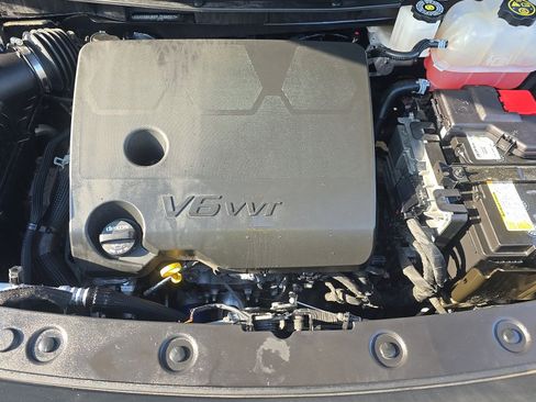 Used 2023 Buick Enclave Essence w/ Sport Touring Edition FWD image 11