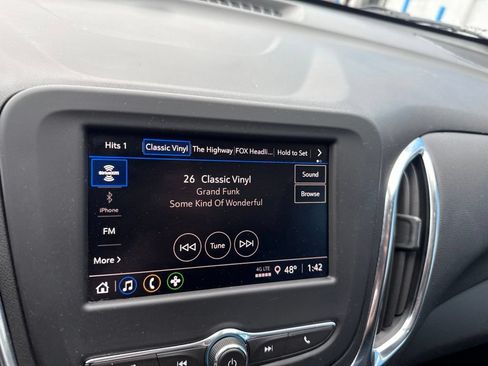 Used 2024 Chevrolet Equinox LT AWD/4WD image 25
