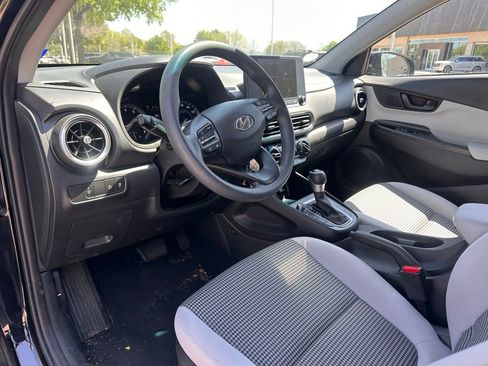 Used 2023 Hyundai Kona SE image 17