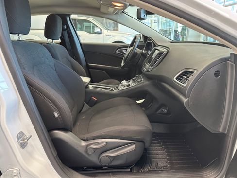Used 2015 Chrysler 200 Limited w/ Convenience Group FWD image 14
