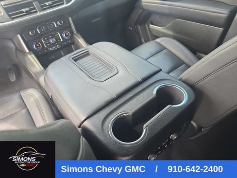 Used 2024 Chevrolet Suburban LT RWD image 24