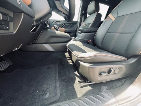 New 2025 GMC Canyon AT4 w/ Nightfall Edition image 23