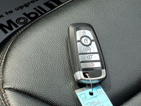 Used 2020 Ford Explorer XLT w/ Equipment Group 202A AWD/4WD image 22