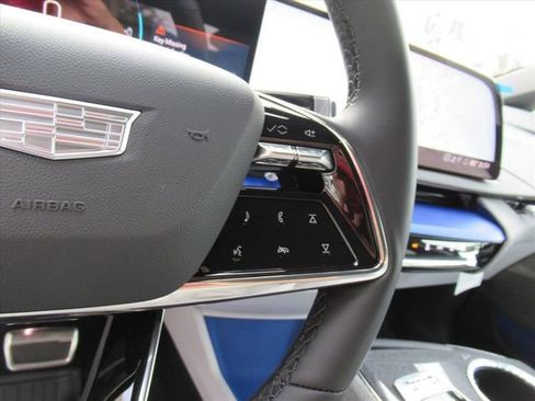 New 2026 Cadillac Optiq Sport 2 image 19