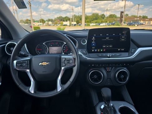 Used 2025 Chevrolet Blazer LT AWD/4WD image 12