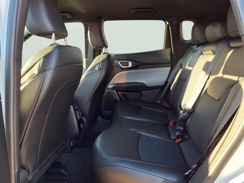 New 2026 Jeep Compass Latitude image 15