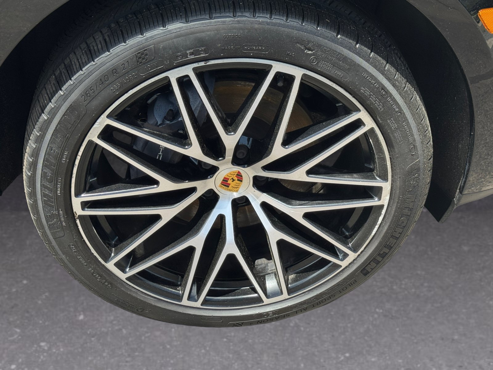Used 2022 Porsche Macan AWD/4WD image 7