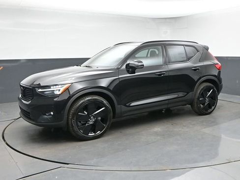 New 2026 Volvo XC40 B5 Ultra w/ Protection Package Premier AWD/4WD image 4