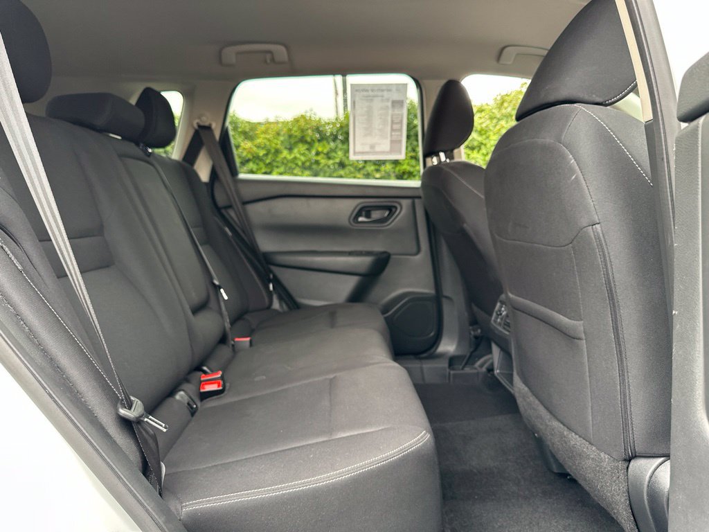 Used 2024 Nissan Rogue S AWD/4WD image 28