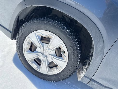 Used 2020 Subaru Forester Base image 7