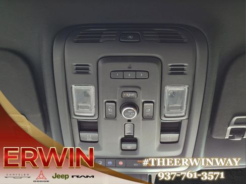 Used 2021 GMC Yukon XL Denali w/ Denali Ultimate Package AWD/4WD image 22