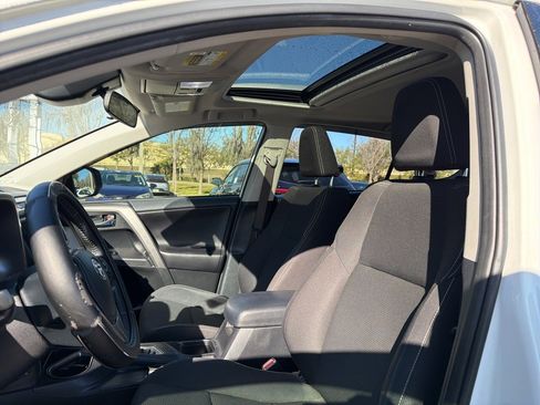 Used 2018 Toyota RAV4 XLE image 9