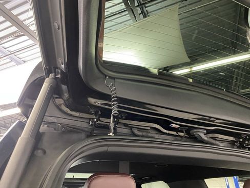 Used 2022 Ford Expedition Limited image 27